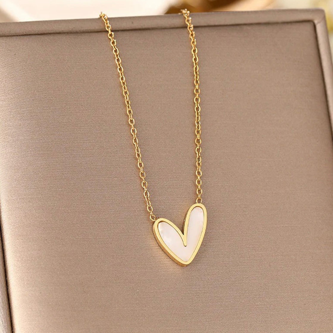 Aesthetic Gold Plated Anti Tarnish Heart Themed Pendant
