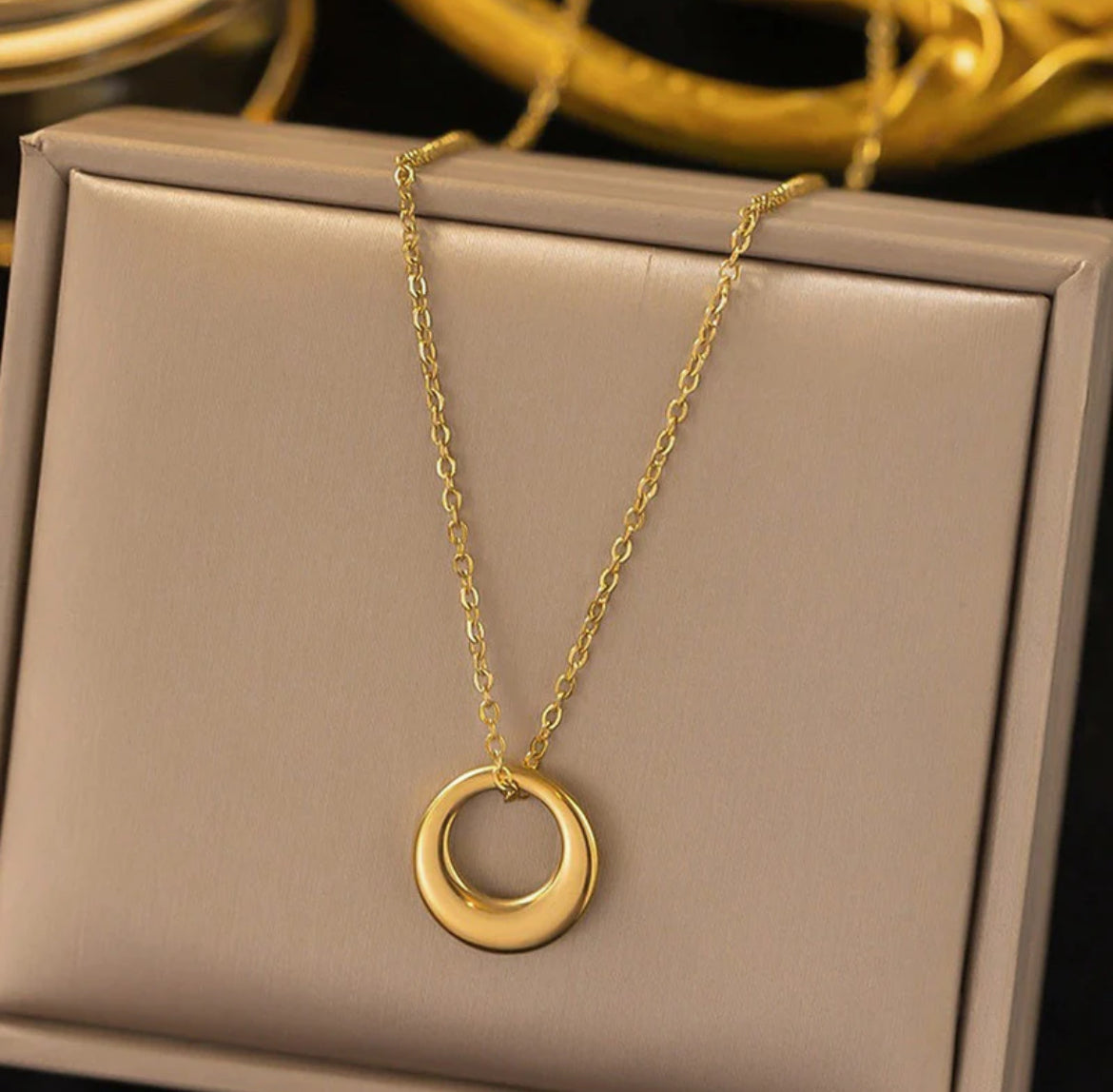 Viral Gold Plated Stainless Steel Anti Tarnish Geometric Circle Pendant