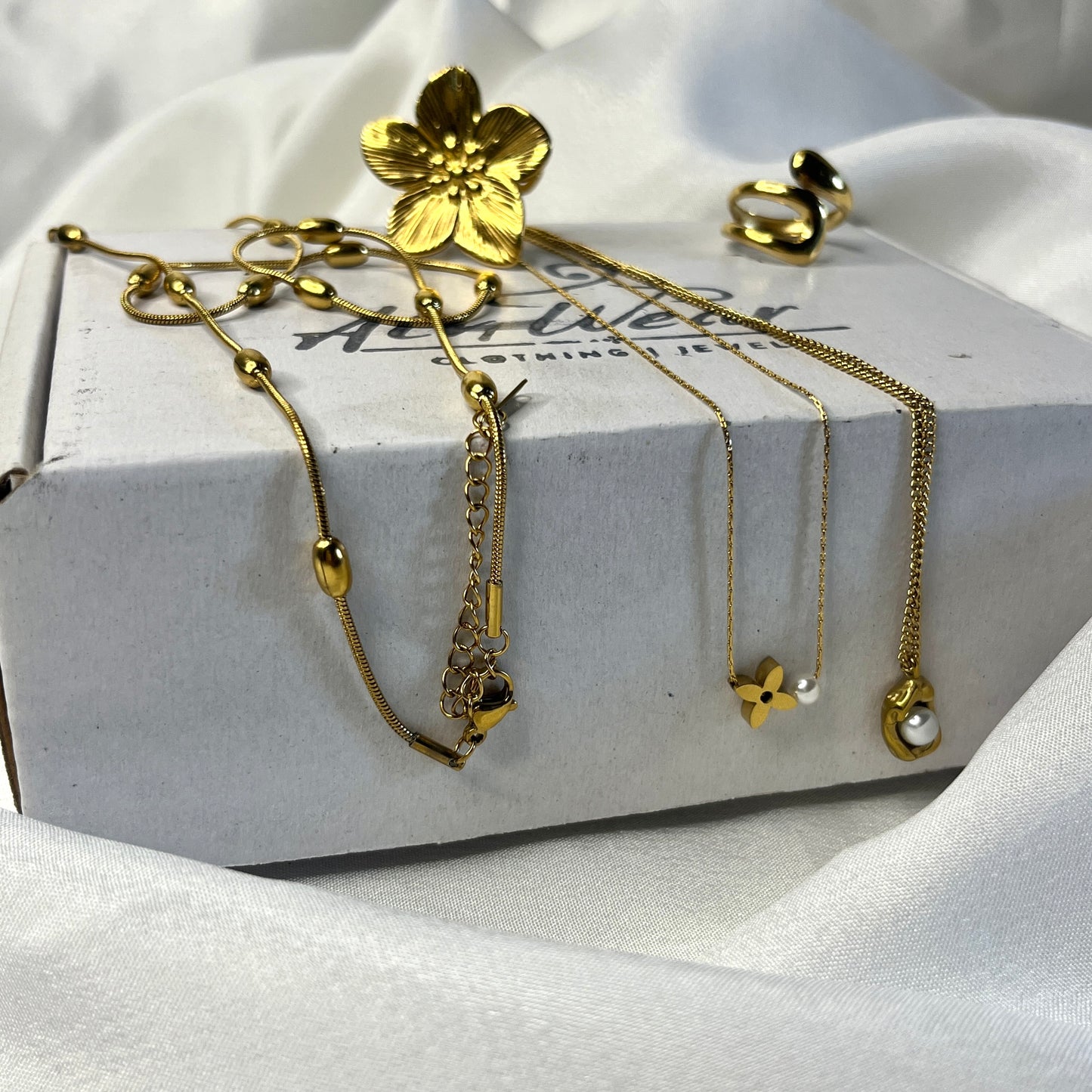 Ain Wear’s Mystery Jewelry Gift Box – Anti-Tarnish Necklace, Rings & Earrings Combo | Perfect Gift for Her