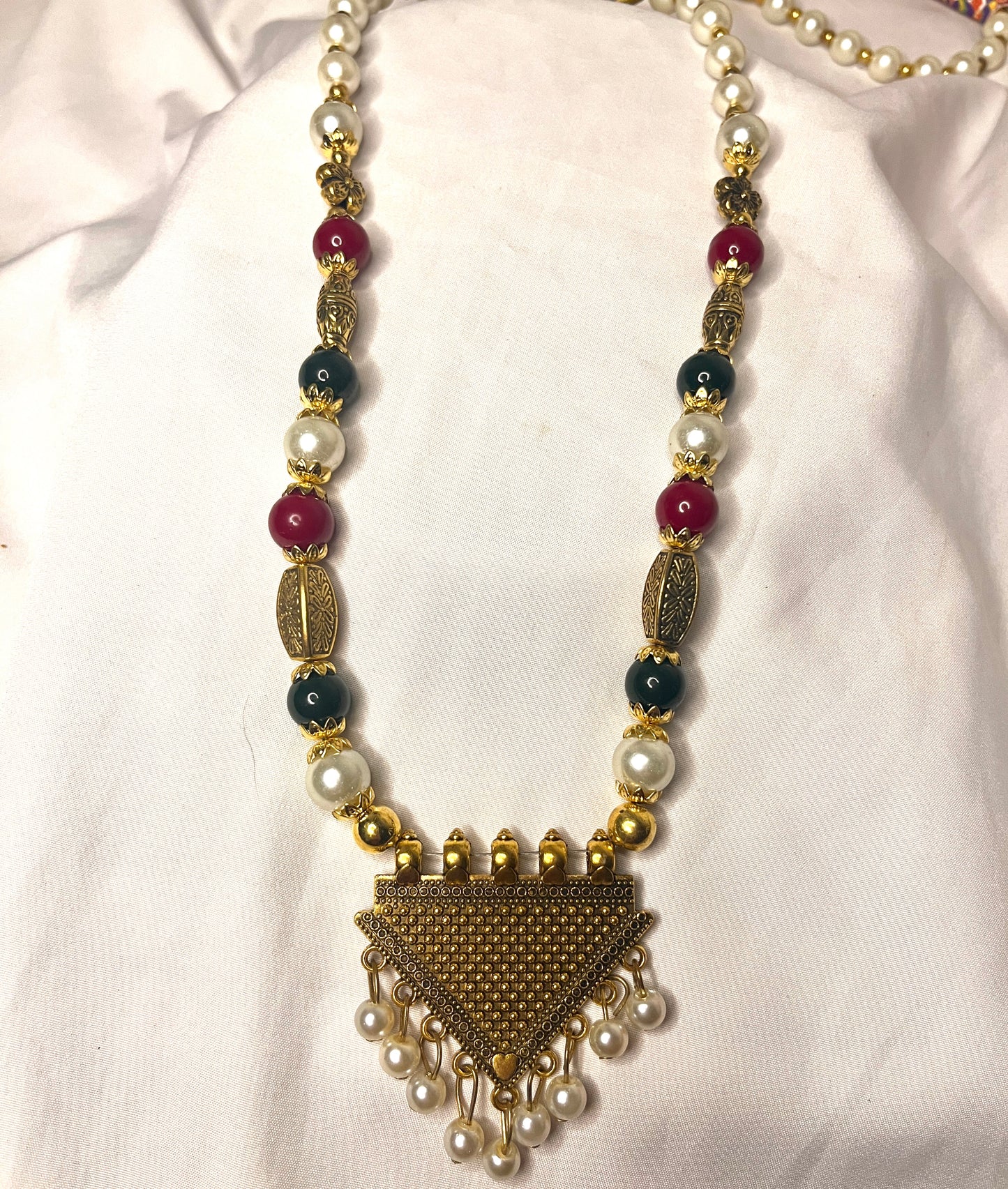Traditional Alloy Contemprary Necklace Ain Wear - Where Elegance Meets Modernity!