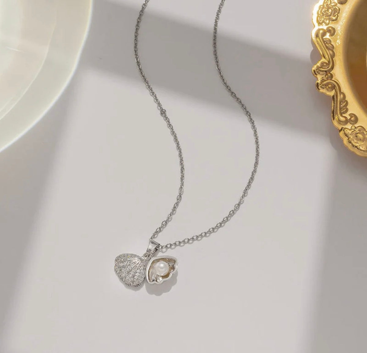 Viral Anti Tarnish Pearl Shell Necklace