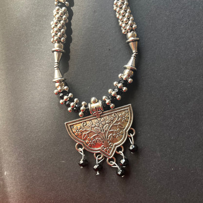 Alloy Contemprary Necklace Ain Wear