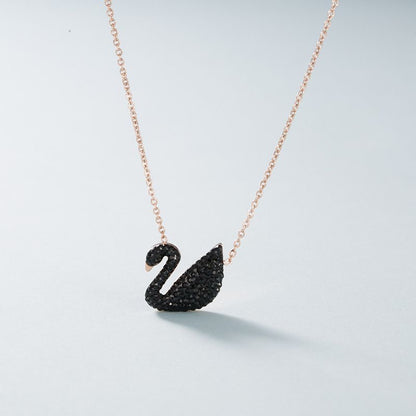 Black Swan/Duck Necklace Ain Wear