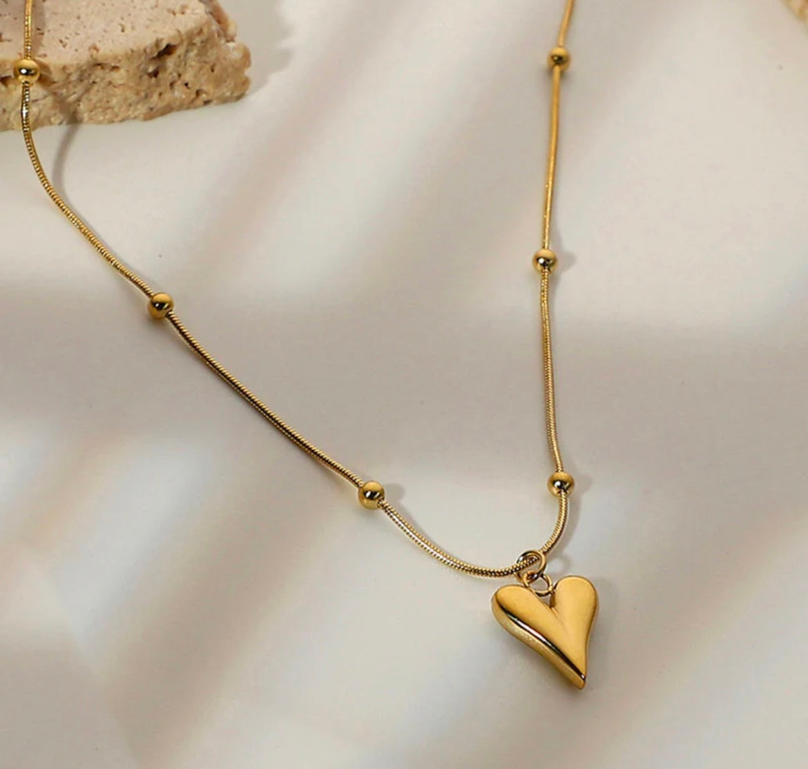 Viral Anti Tarnish Love Heart Necklace