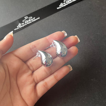 Silver Teardrop Earring