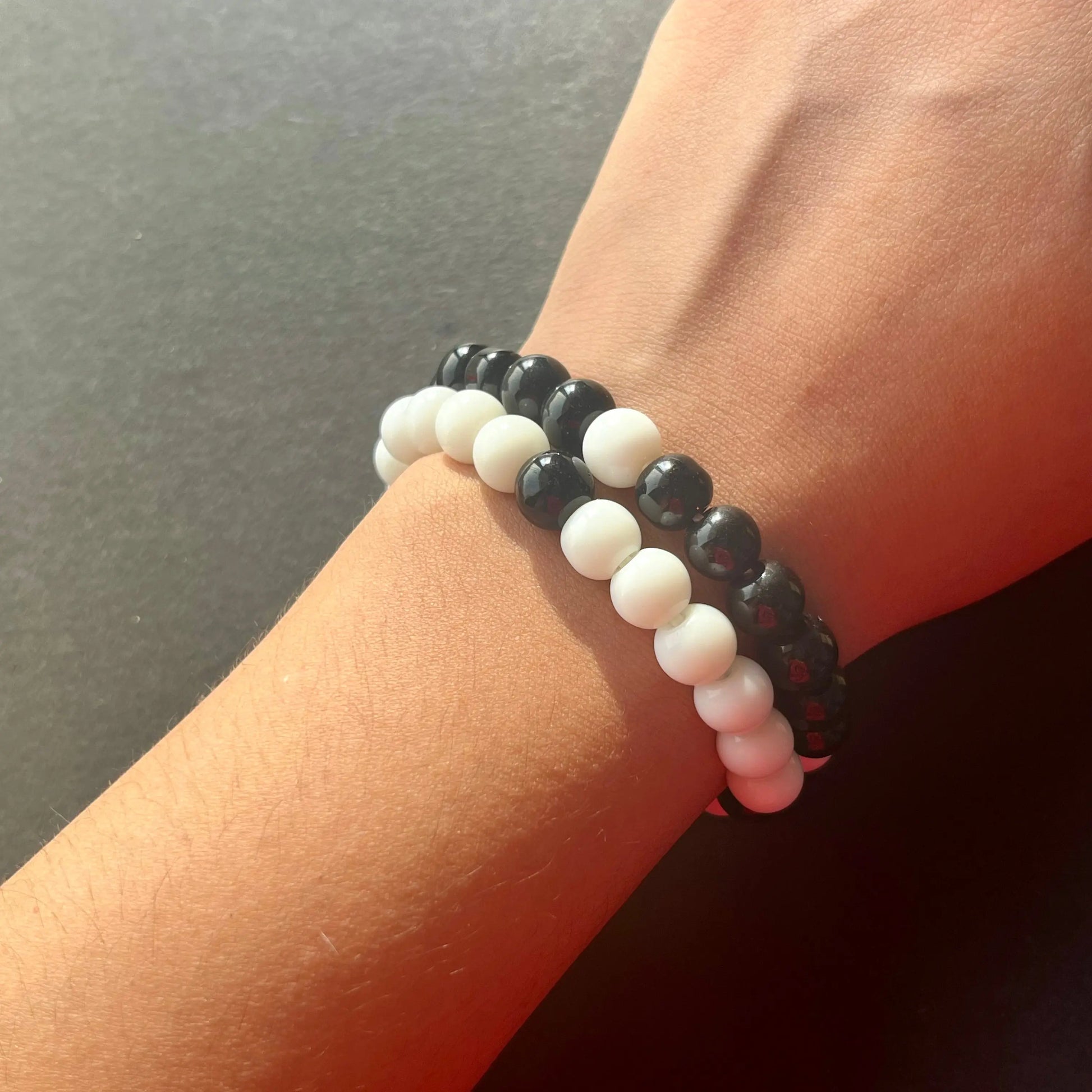 Black & White Distance Bracelets Ain Wear - Where Elegance Meets Modernity!