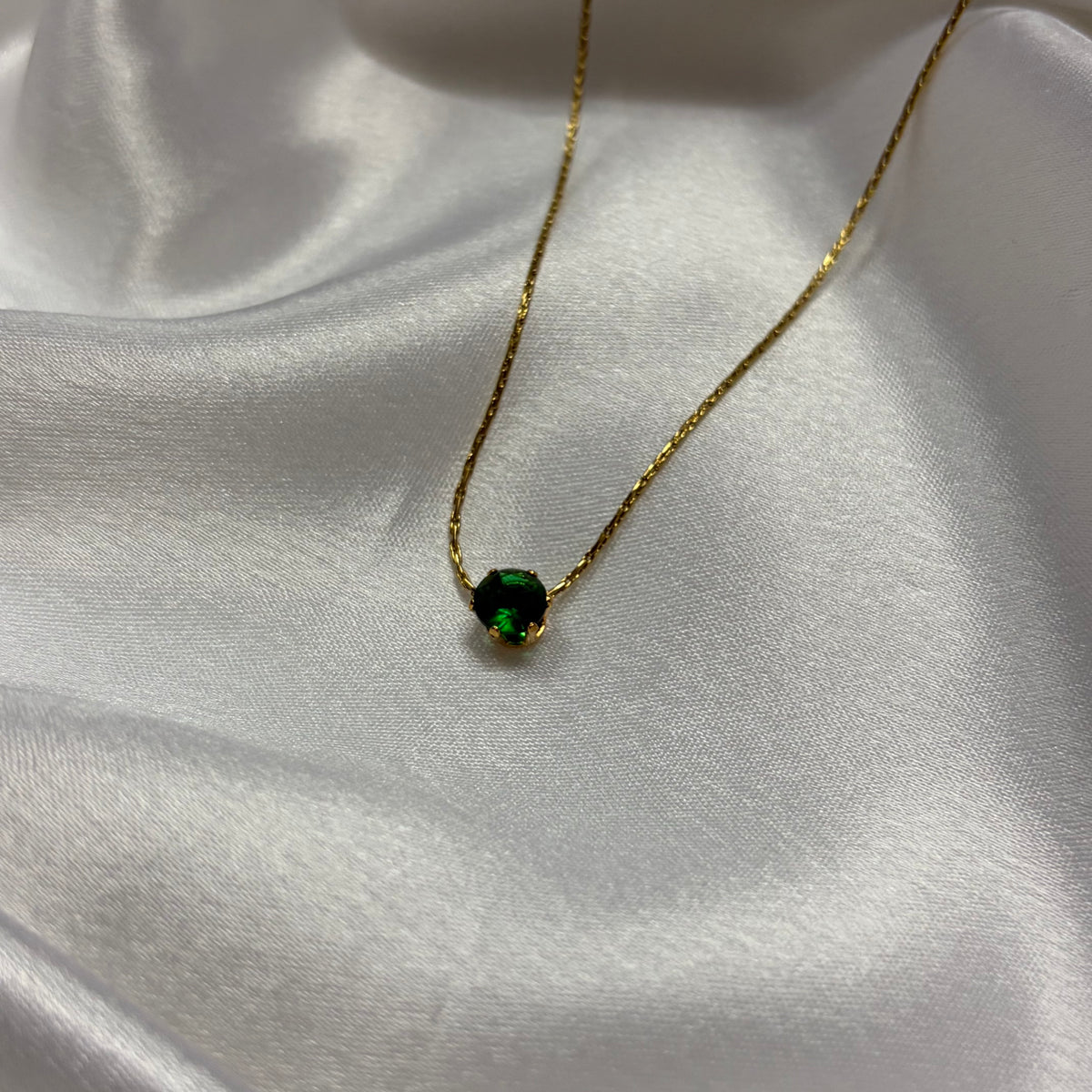 Viral Anti Tarnish Solitaire Green Necklace