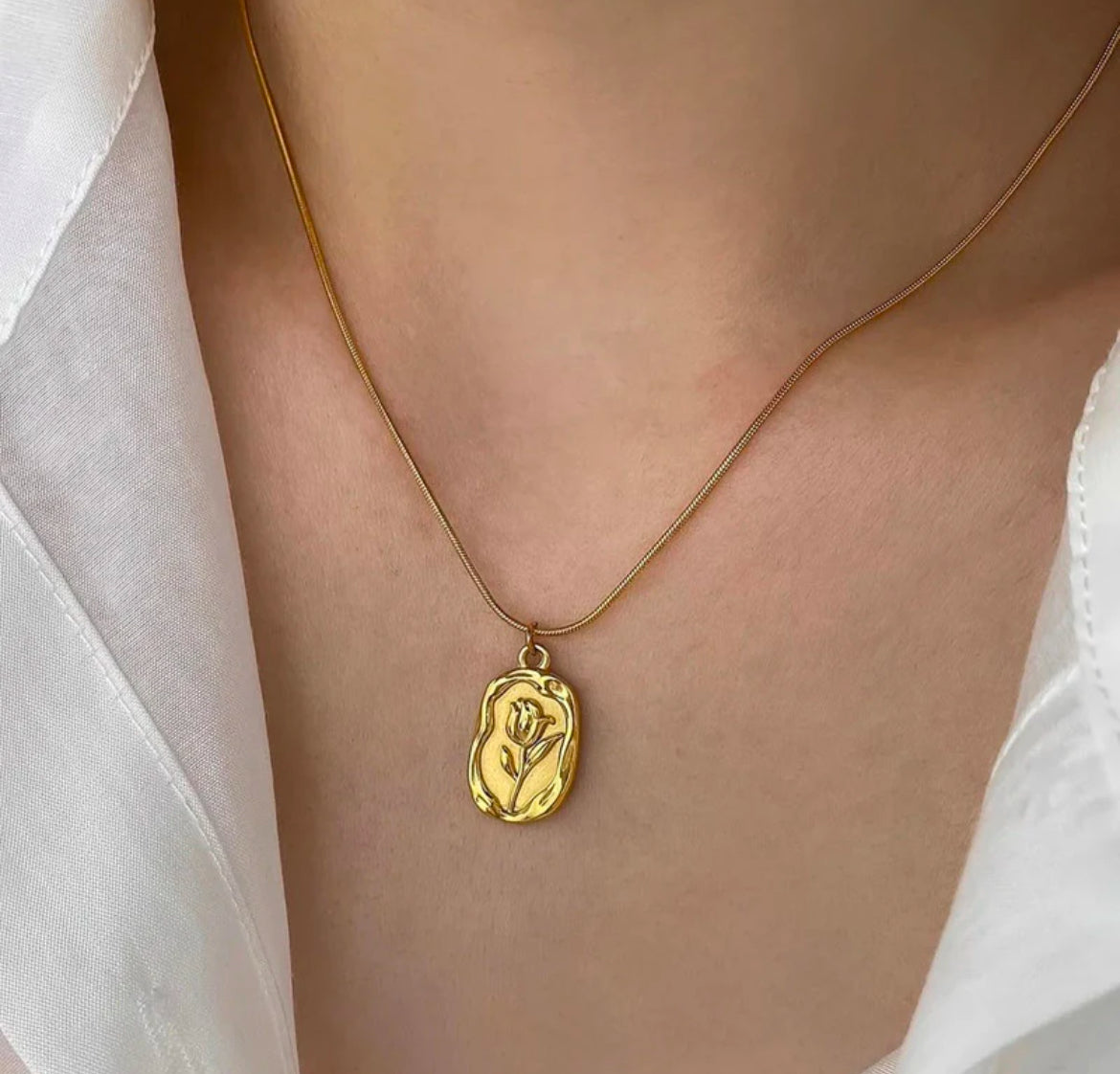 Vintage Rose Anti Tarnish Viral Necklace