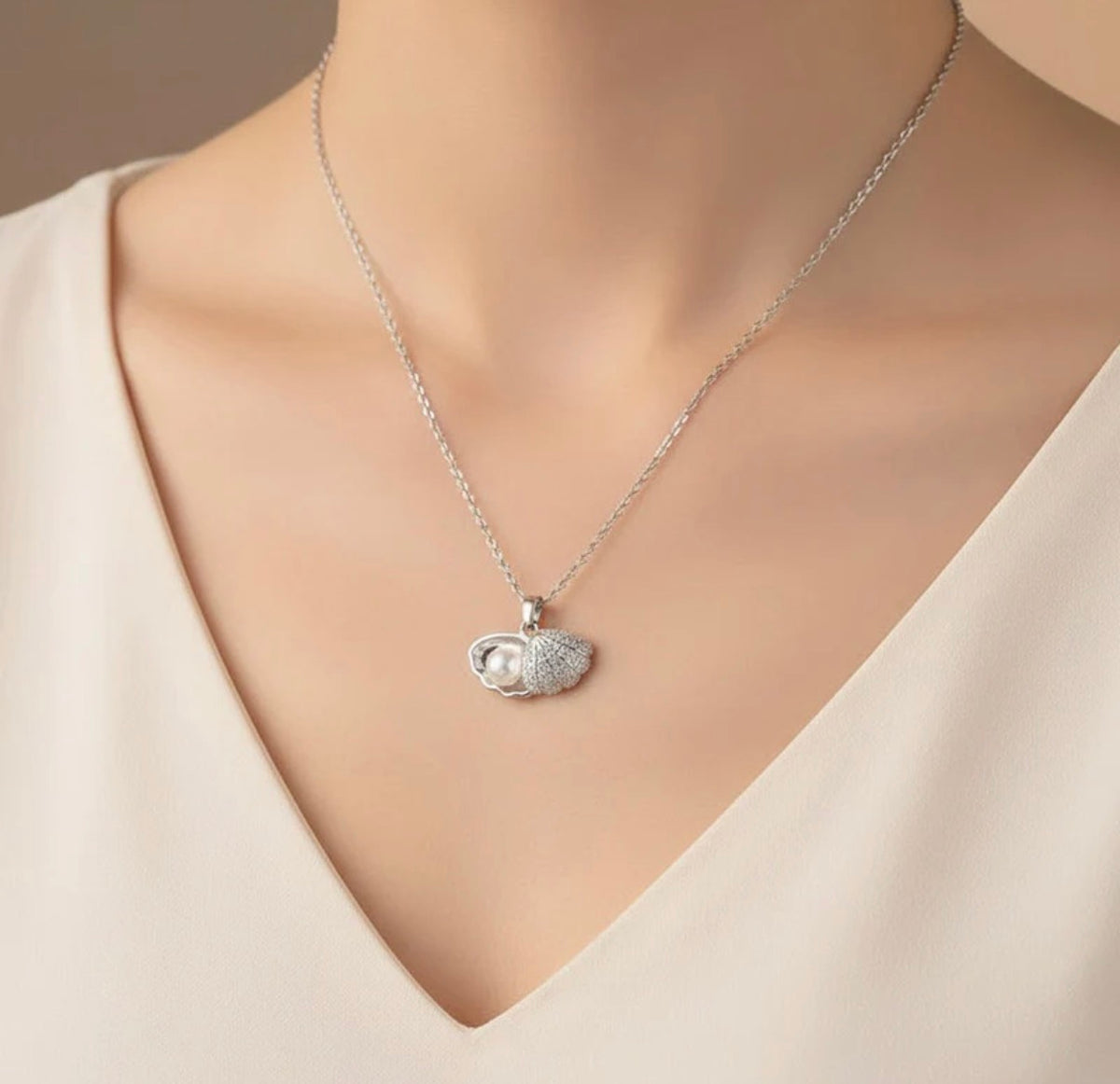 Viral Anti Tarnish Pearl Shell Necklace