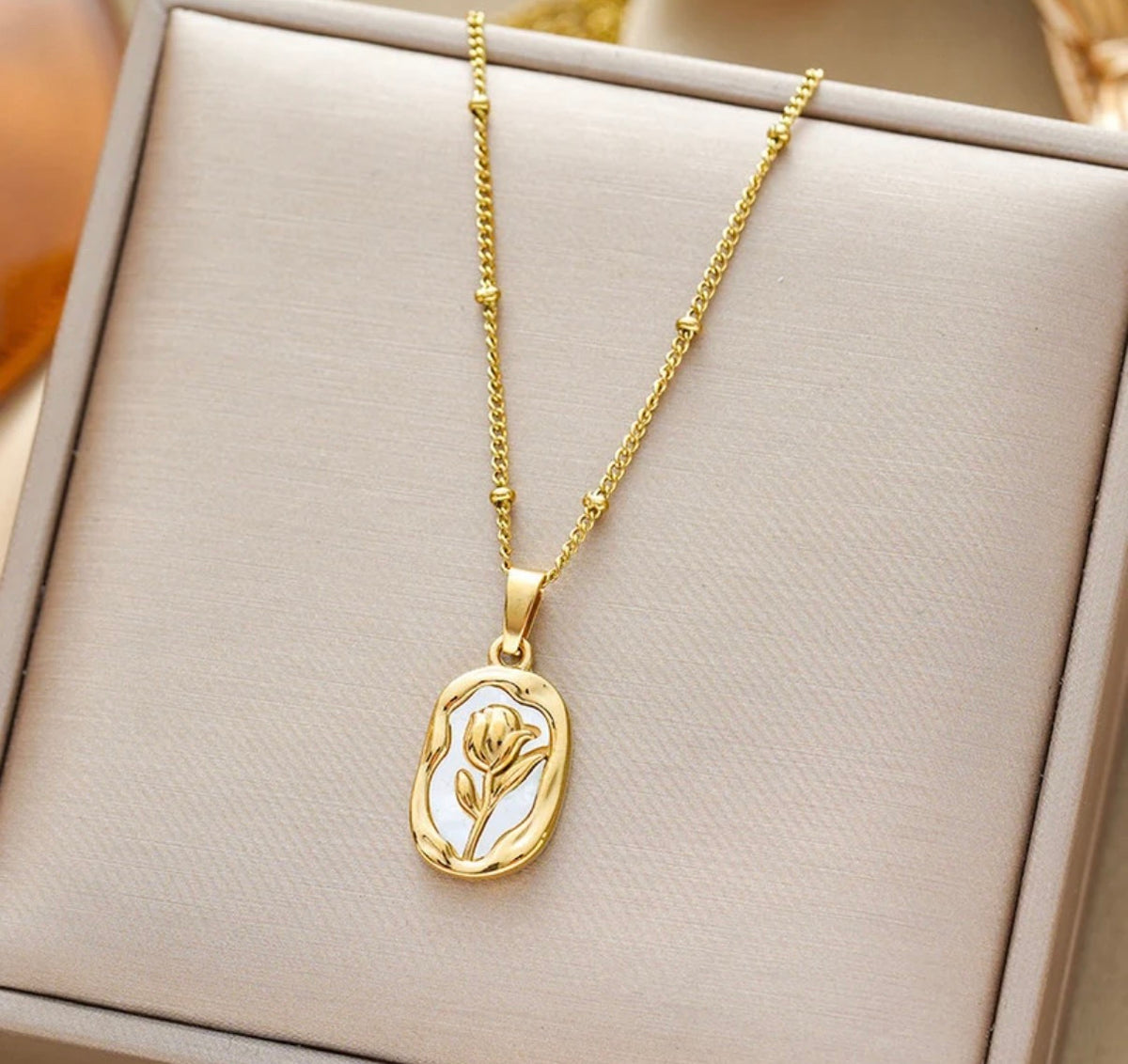 Viral Anti Tarnish Rose White Pendant