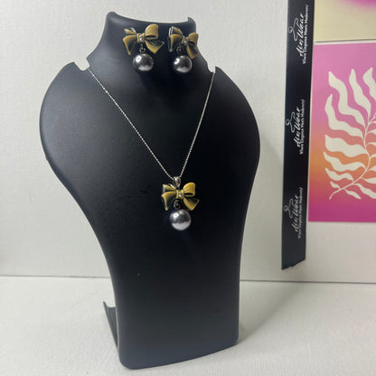 Cute Bow Pendant & Earrings Set