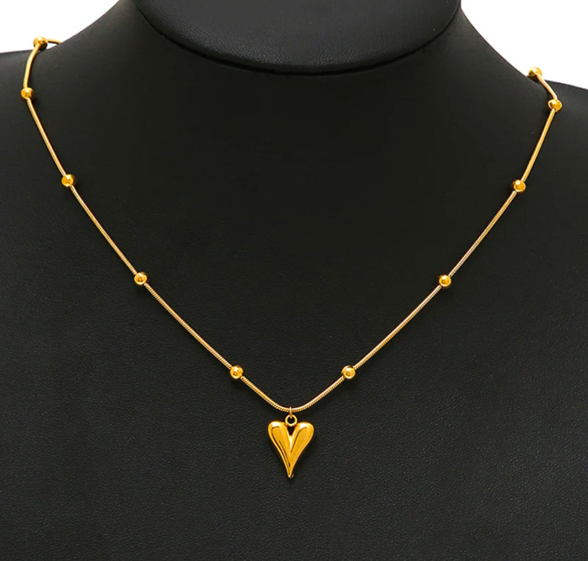 Viral Anti Tarnish Love Heart Necklace