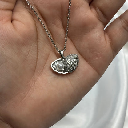 Viral Anti Tarnish Pearl Shell Necklace