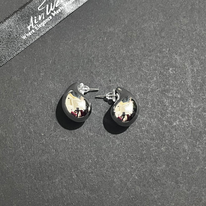 Silver Teardrop Earring