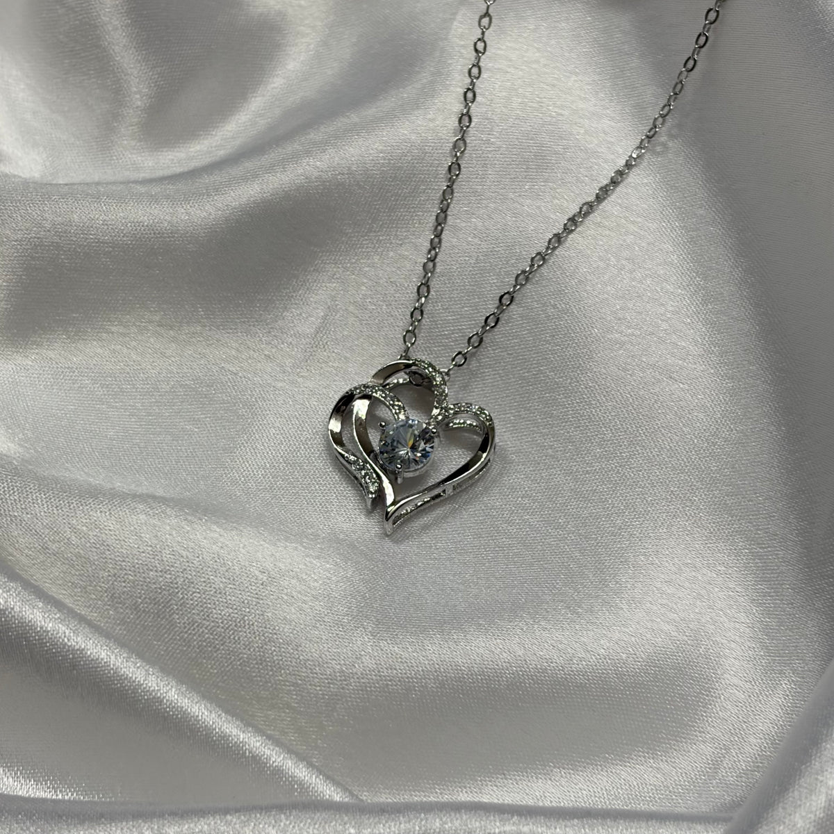Viral Anti Tarnish American Diamond Studded Heart Pendant