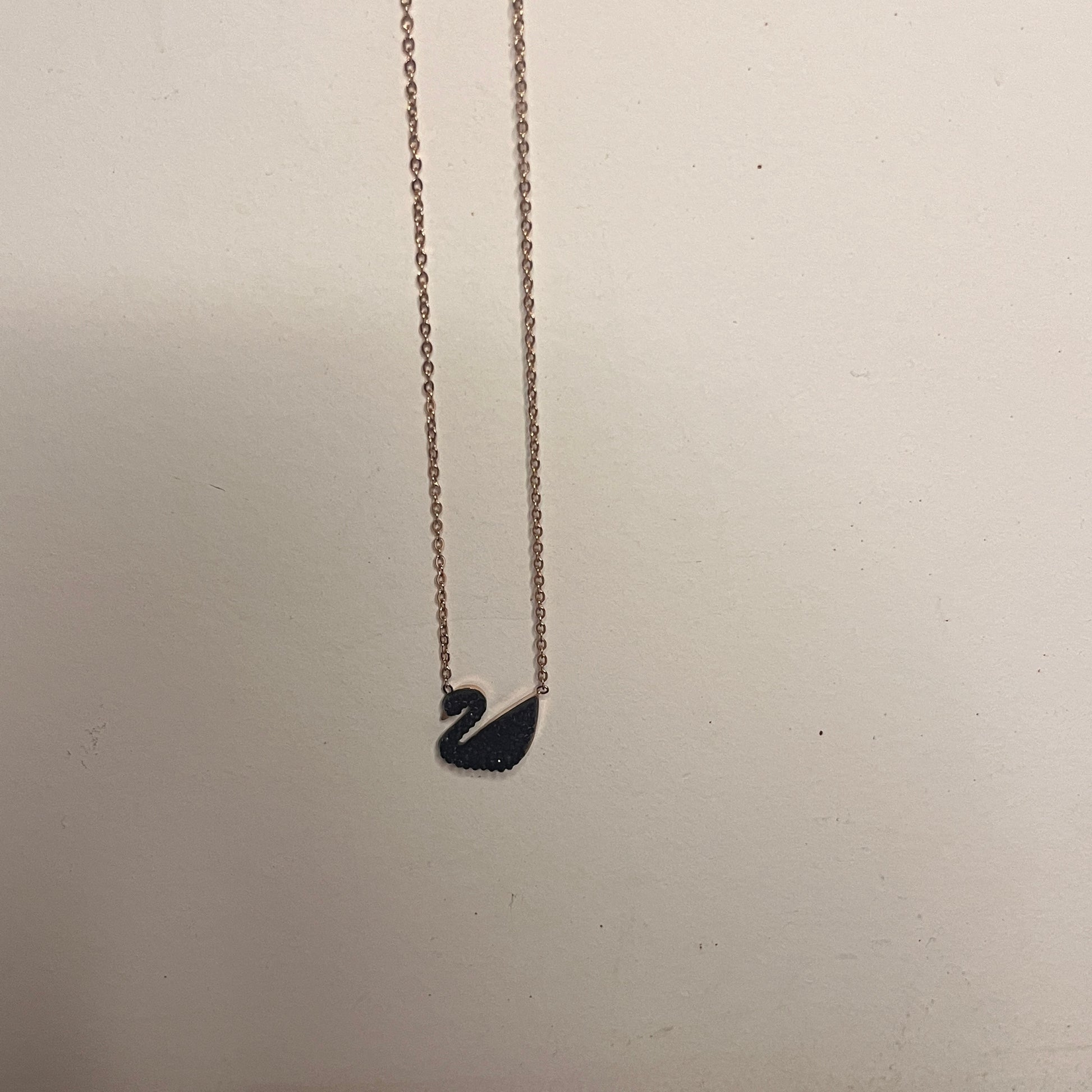 Black Swan/Duck Necklace Ain Wear