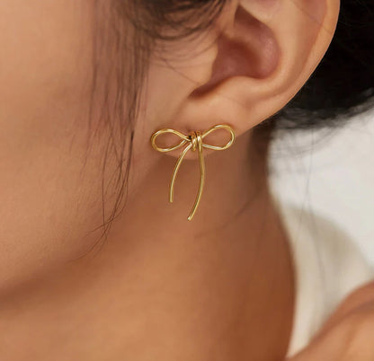 Viral Minimal Anti Tarnish Bow Earrings