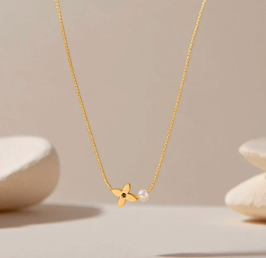 Viral Gold Plated Anti Tarnish Floral Themed Pendant